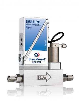 Лабораторный термомассовый расходомер-регулятор расхода жидкости на малые расходы LIQUI‑FLOW L23V12 с цифровой шиной FlowBus