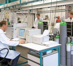 Аналитическая лаборатория с газовым хроматографом Аналитическая лаборатория с газовым хроматографом