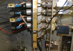 Расходомеры EL-FLOW и регуляторы давления EL-PRESS контролируют прецизионную подачу исходных компонентов в реактор установки МОС-гидридной эпитаксии широкозонных нитридов